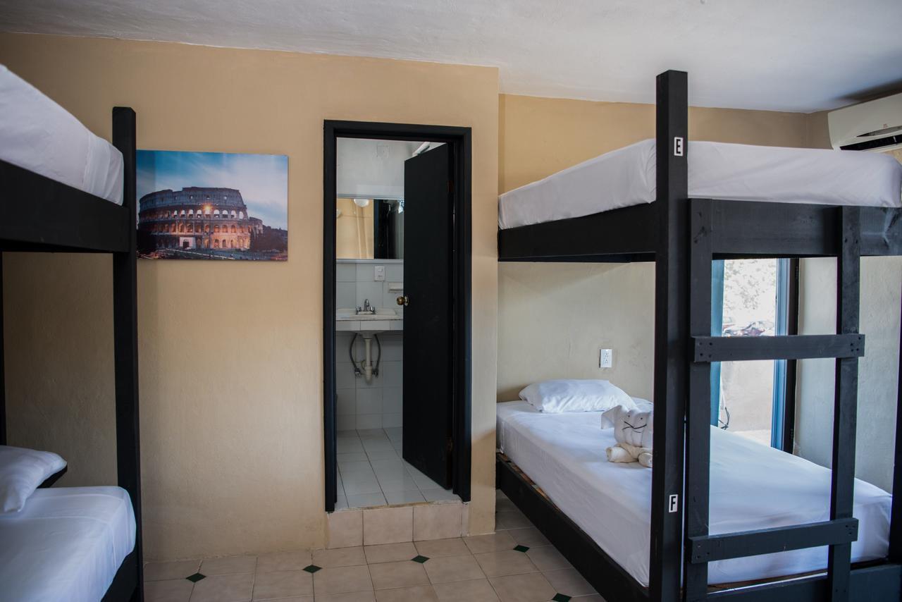 Deja Hostel Playa del Carmen Bagian luar foto